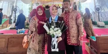 Gisha Syauqil Ar Rahma Jadi CJH Termuda Asal Kediri, Usianya Baru 18 Tahun