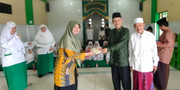 Siswa SD Al Falah Darussalam Doa Bersama dan Baksos di 6 Panti Asuhan