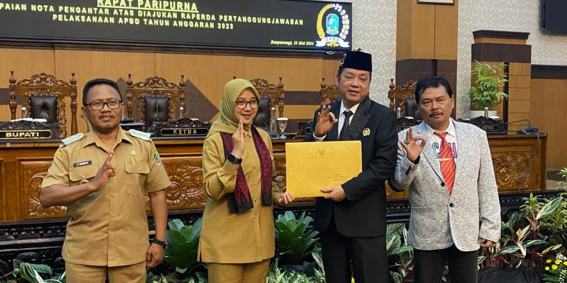 Rapat Paripurna, Bupati Banyuwangi Pamer WTP 12 Tahun Saat Sampaikan Nota Penjelasan Raperda Pertanggungjawaban APBD 2023