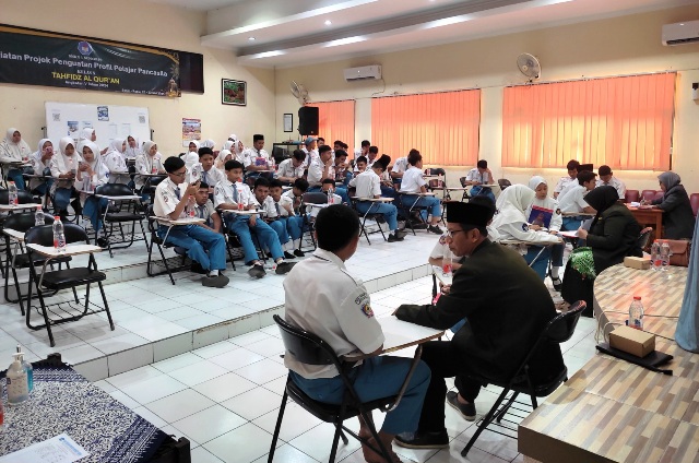 SMK Negeri 1 Sidoarjo Bangun Karakter Siswa Melalui Munaqosah Tahfidz Al Qur’an