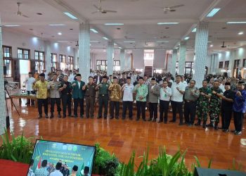 Lima Ratus Santri Ponpes Wali Barokah Kediri Dapat Penyuluhan Hukum Terpadu