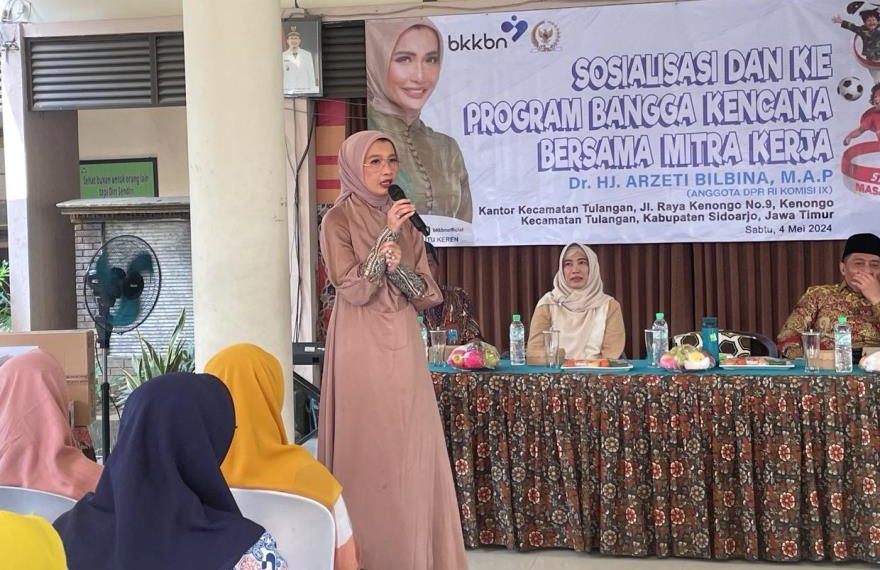 Arzeti Beri Pemahaman Pencegahan Stunting Kepada Ibu-ibu Warga Tulangan