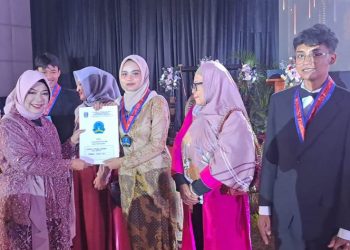 Purnawiyata ke 36 SMAN 2 Sidoarjo Momen Lebih Meningkatkan Kualitas