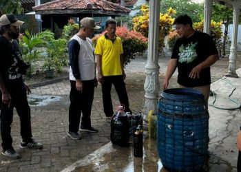 Spirit Desa Produktif, Sambirejo Rintis Pupuk Organik Cair Plus Eco Enzyme