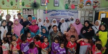 Peringati Hari Buku Nasional, Pustakawan Remaja SMA Al Hikmah Donasikan Ratusan Buku ke TBM Bendul Merisi