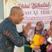 Momen Halal Bihalal, Yayasan Al Ibrah Berikan 5 Hadiah Umrah kepada Guru hingga Satpam