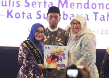 Bunda Rini Indriyani Luncurkan Tiga Buku