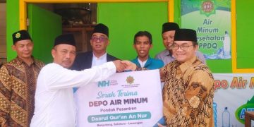 Nurul Hayat Gresik-BMT Mandiri Sejahtera Bantu Depo Air Minum untuk Santri Ponpes Daarul Qur’an An Nur Lamongan