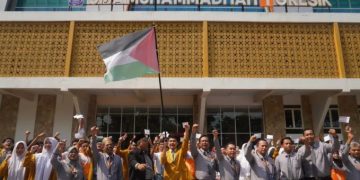 Aksi Bela Palestina, SMA Muhammadiyah 1 Gresik Kutuk Kejahatan Kemanusian dan Serukan Boikot Produk Israel