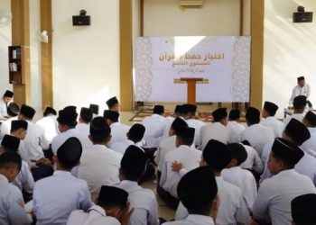 Santri MTs Refah Islami Jalani Ujian Tahfidz secara Terbuka
