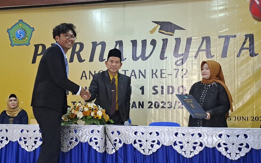 Alumni SMP Negeri 1 Sidoarjo Diharapkan Bisa Terus Membawa Nama Baik Sekolah