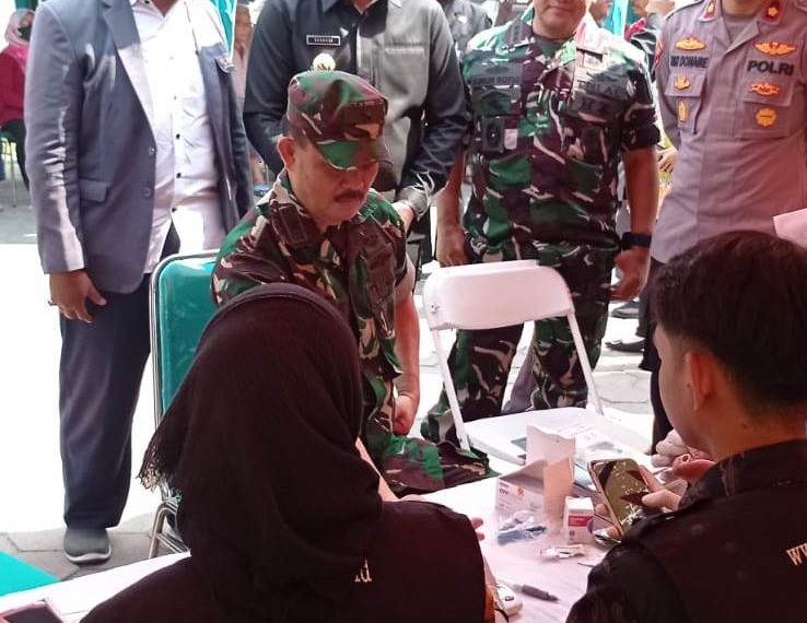 BMH Sidoarjo Baksos Pemeriksaan Gratis di Sela Penutupan TMMD 2024