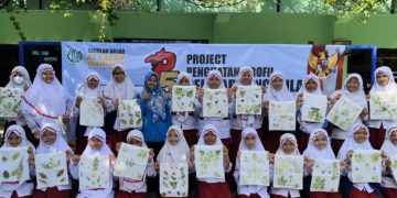 Wujudkan P5 Siswa SD Al Falah Darussalam Dengan Pembuatan Ecoprint