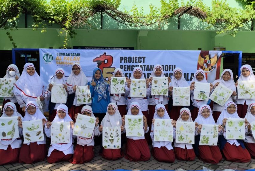 Wujudkan P5 Siswa SD Al Falah Darussalam Dengan Pembuatan Ecoprint