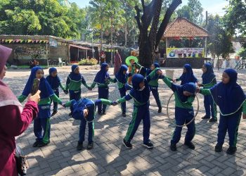 Ratusan Siswa SD Al Falah Darussalam Dilatih Bermain Ketangkasan