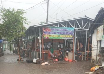 Irfan Hidayat Desak Pemkab Tengok Kondisi Relokasi Pasar Daging Rogojampi Akibat Hujan