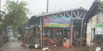 Irfan Hidayat Desak Pemkab Tengok Kondisi Relokasi Pasar Daging Rogojampi Akibat Hujan