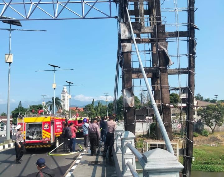Pemkot Kediri Secepat Mungkin Benahi Jembatan Brawijaya Usai Kebakaran