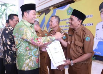 SK Telah Diperpanjang, Plt Bupati Sidoarjo Subandi Berharap Kinerja Kades Lebih Baik Lagi
