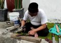 Jelang Hari Raya Qurban Perajin Asah Pisau Banjir Pesanan