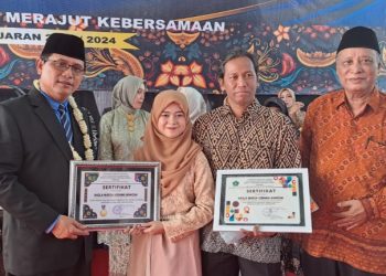 Purnawiyata SMP Negeri 2 Sidoarjo Diisi Pemberian Apresiasi Siswa Berprestasi