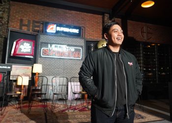 Fahmi Adimara Menginspirasi Pengusaha Muda di Intimate Supermusic Superstar Intimate Session 2024 Surabaya