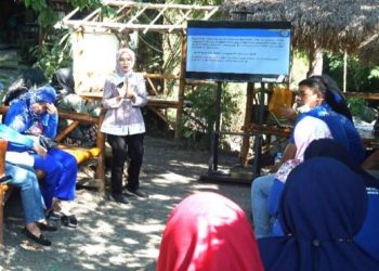 Fakultas Vokasi Unair Latih dan Dampingi UMKM Gresik Kelola Keuangan