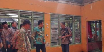 Plt Bupati Sidoarjo Sidak TK Dharma Wanita Persatuan Wonoplintahan, Janjikan Segera Lakukan Perbaikan