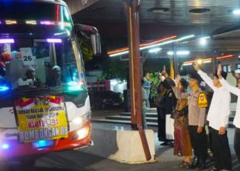 Jamaah Calon Haji Tulungagung Diberangkatkan, Usia Termuda 21 Tahun