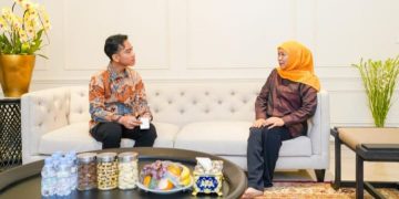 Silaturahmi ke Rumah Khofifah, Gibran Nyatakan Siap Menangkan Khofifah-Emil di Pilgub Jatim