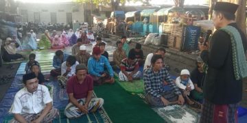 Penuh Haru dan Air Mata, Puluhan Warga Anjal Terminal Gubernur Suryo Sholat Id dan Menyembelih Hewan Kurban Sendiri