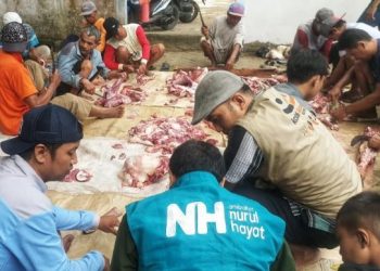 Forum Zakat Gresik Sembelih 10 Kambing untuk Warga Selodingin, Panceng