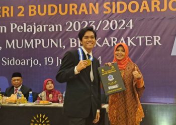 Kepala SMK Negeri 2 Buduran Jadi ‘Burung Camar’ Dalam Purna Widya Ke 45