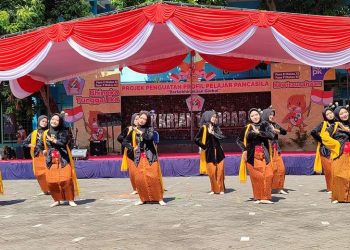 Gelar Karya P5 SMK Krian 1 Sidoarjo Menampilkan Seni Budaya Pulau Jawa