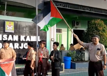 Ratusan Siswa SDIT Insan Kamil Turun Lakukan Aksi Bela Palestina
