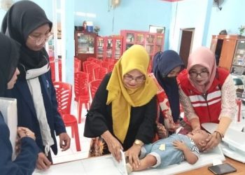 Tim Poltekkes-Kemenkes Surabaya Wujudkan Kemandirian dan Kesehatan Warga Tambak Wedi