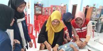 Tim Poltekkes-Kemenkes Surabaya Wujudkan Kemandirian dan Kesehatan Warga Tambak Wedi