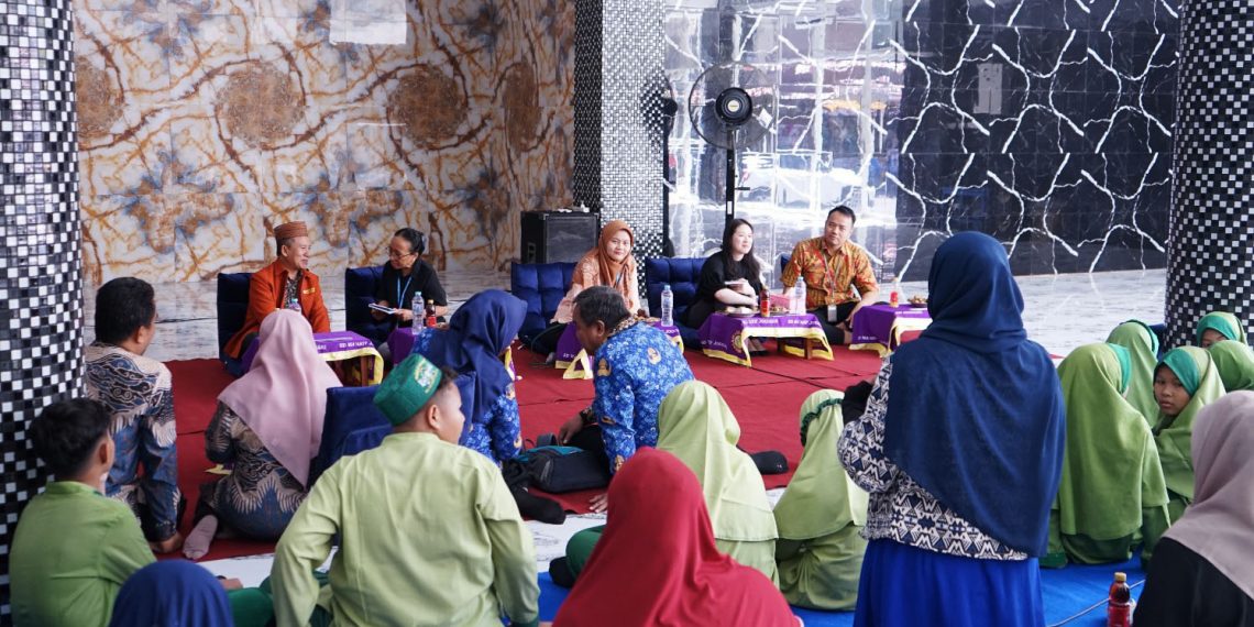 Organisasi Dunia WFP Tinjau Pendidikan Gizi Siswa SD di Pandaan