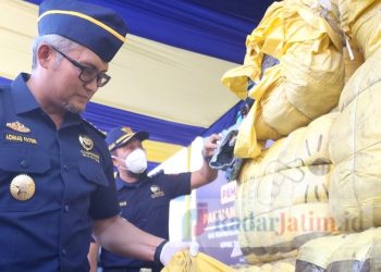 Bea Cukai Tanjung Perak Musnahkan 48 Koli Ballpres Ilegal Impor dari China