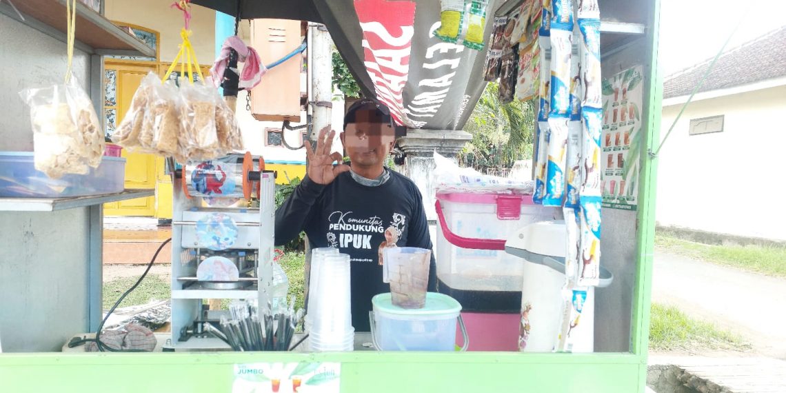 Posko Es Teh Gratis Sambut International Tour de Banyuwangi Ijen