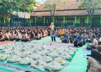 Perayaan Ulang Tahun ke-20 SMA Negeri 1 Tarik Sajikan 38 Tumpeng Hias