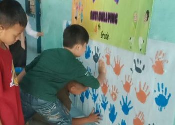 Bubuhkan Cap Tangan Warna-Warni, Cara Siswa Sekolah Kreatif Menganti Deklarasikan Anti-Perundungan