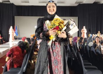 Desainer Any Zahira Attire Pamerkan Busana Tenun Troso Wastra Nusantara