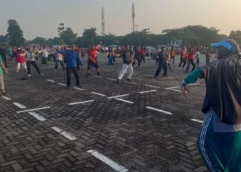 Serunya Senam Bareng dan Nyantap Bakso Gratis Lazismu Gresik