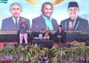 Prof. Dr. (H.C.) Dahlan Iskan Beri Apresiasi Perguruan Islam Raudlatul Jannah