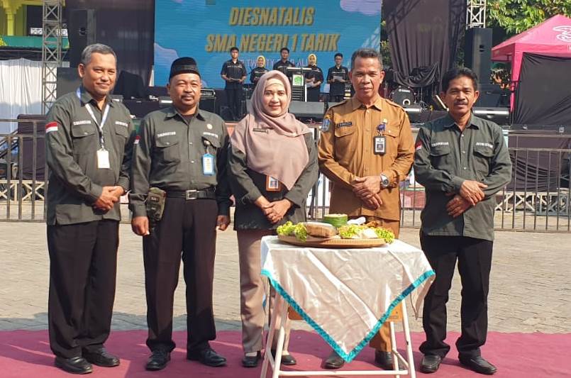 Plt Kepala Cabang Dinas Pendidikan Jatim Beri Apresiasi SMA Negeri 1 Tarik