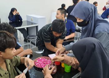 Menanam Mawar, Memetik Ilmu