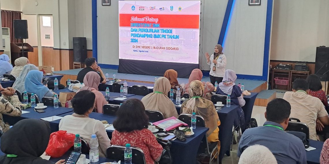 Perwakilan 170 Perguruan Tinggi se Indonesia Belajar Tefa di SMK Negeri 1 Buduran