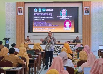 Kepala BBPPMPV BOE Malang Memotivasi Guru SMKN 2 Buduran Terus Berprestasi
