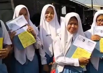 SMA Negeri 1 Krembung Fasilitasi Siswanya Kepengurusan SIM Secara Kolektif